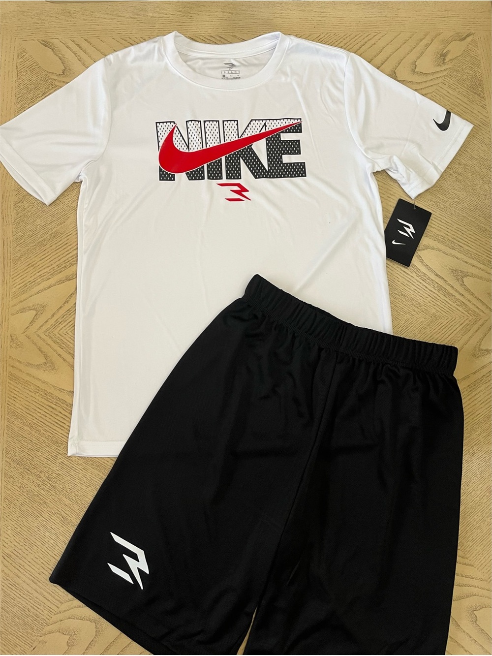 *NWT* Boys Nike Short Sleeve Tee & Shorts Size L
